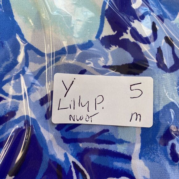 Lilly Pulitzer Top Womens Medium Silk Floral Blue Tang Flocking Fabulous NWOT - Picture 14 of 14